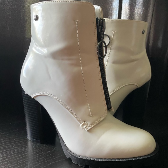simply vera vera wang grouse women's high heel ankle boots